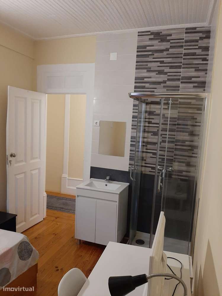 Edifício Junto ao polo das engenharias na covilhã-16