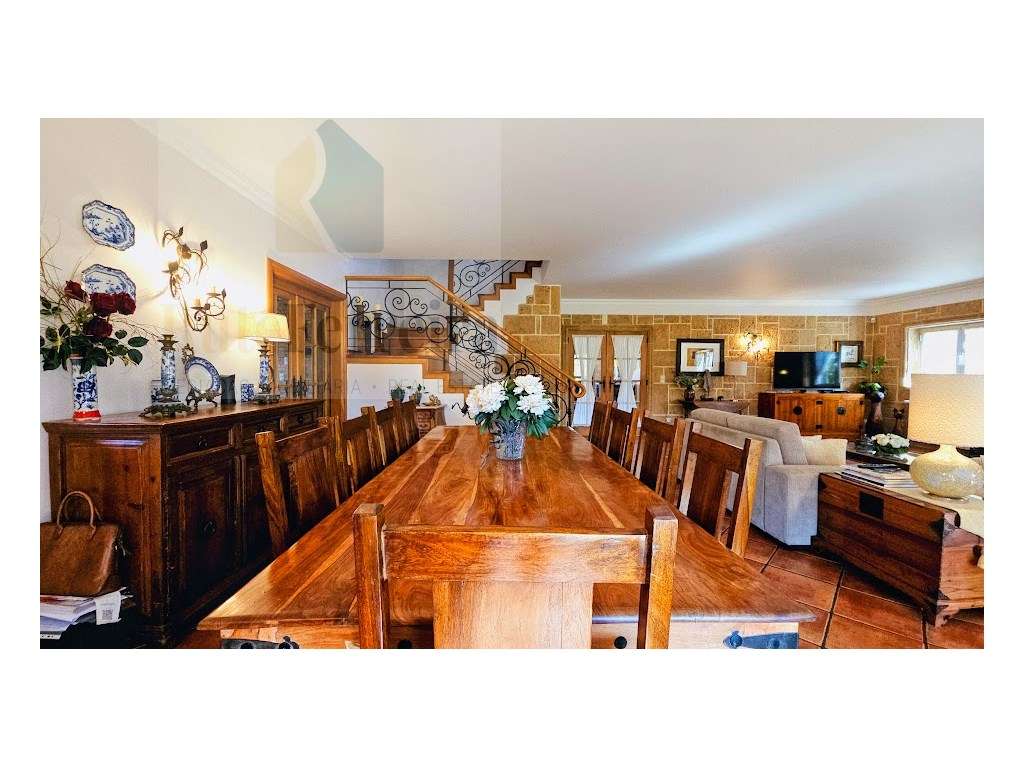 Moradia Isolada com amplo espaço exterior !!-15