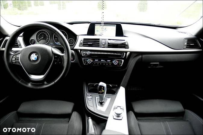 BMW Seria 3 320d Touring Sport Line - 22