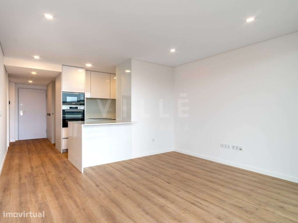 Apartamento T1+1 | 3.º e Último Piso | Varanda | 1 Lugar de Garagem...-7