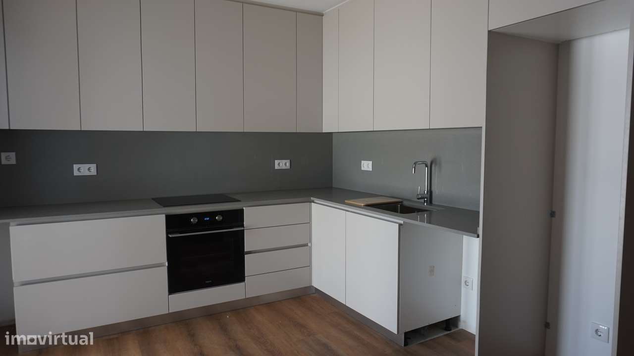 **Moradia Geminada Contemporânea com Vista Mar na Costa de Prata**-1