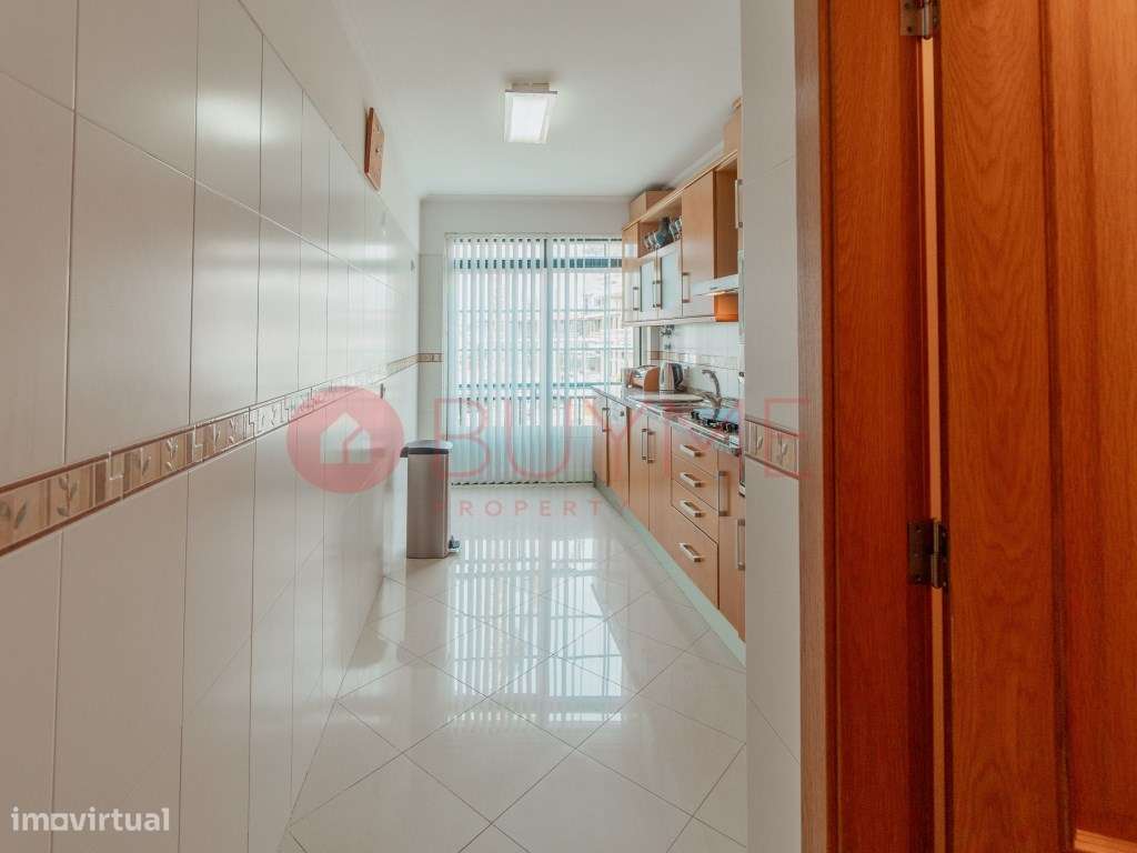 Apartamento T1 com Estacionamento Privativo no Centro de Quarteira,...-6