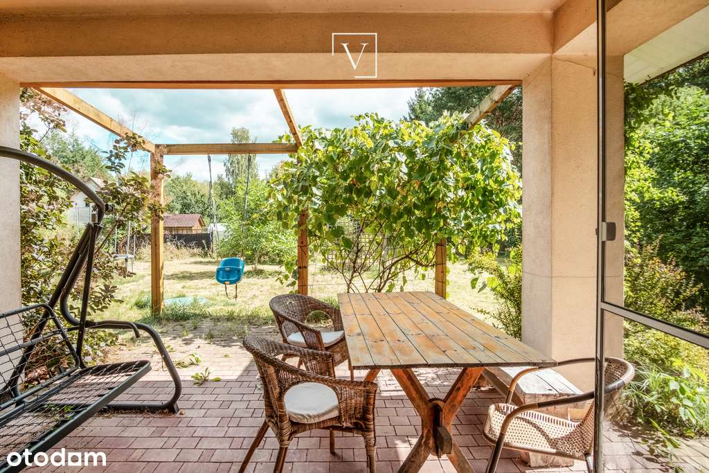 Rodzinny dom w otoczeniu zieleni-1