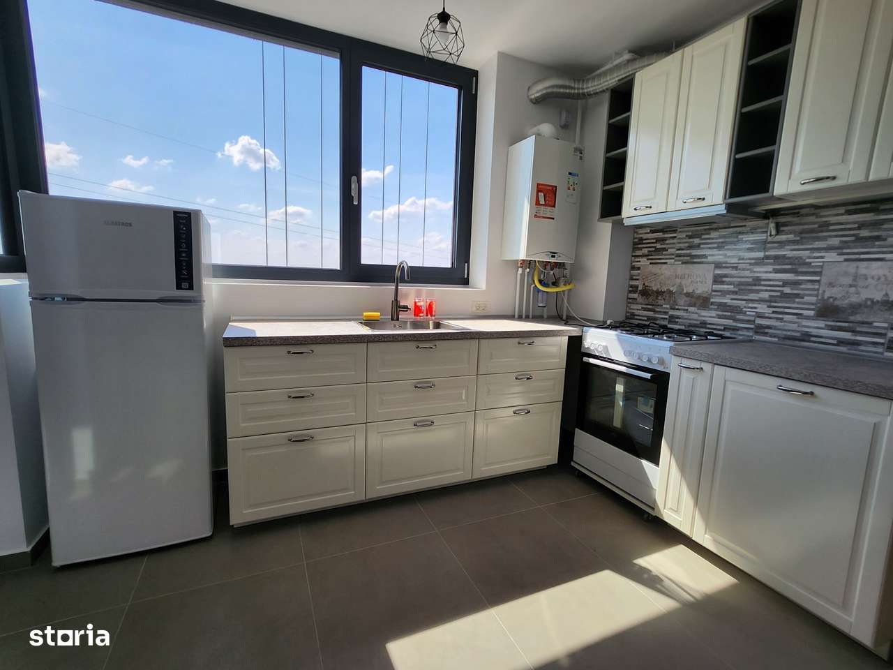 Apartament prima inchirere 2 camere, loc de parcare, Torontal - Imagine principală: 4/6