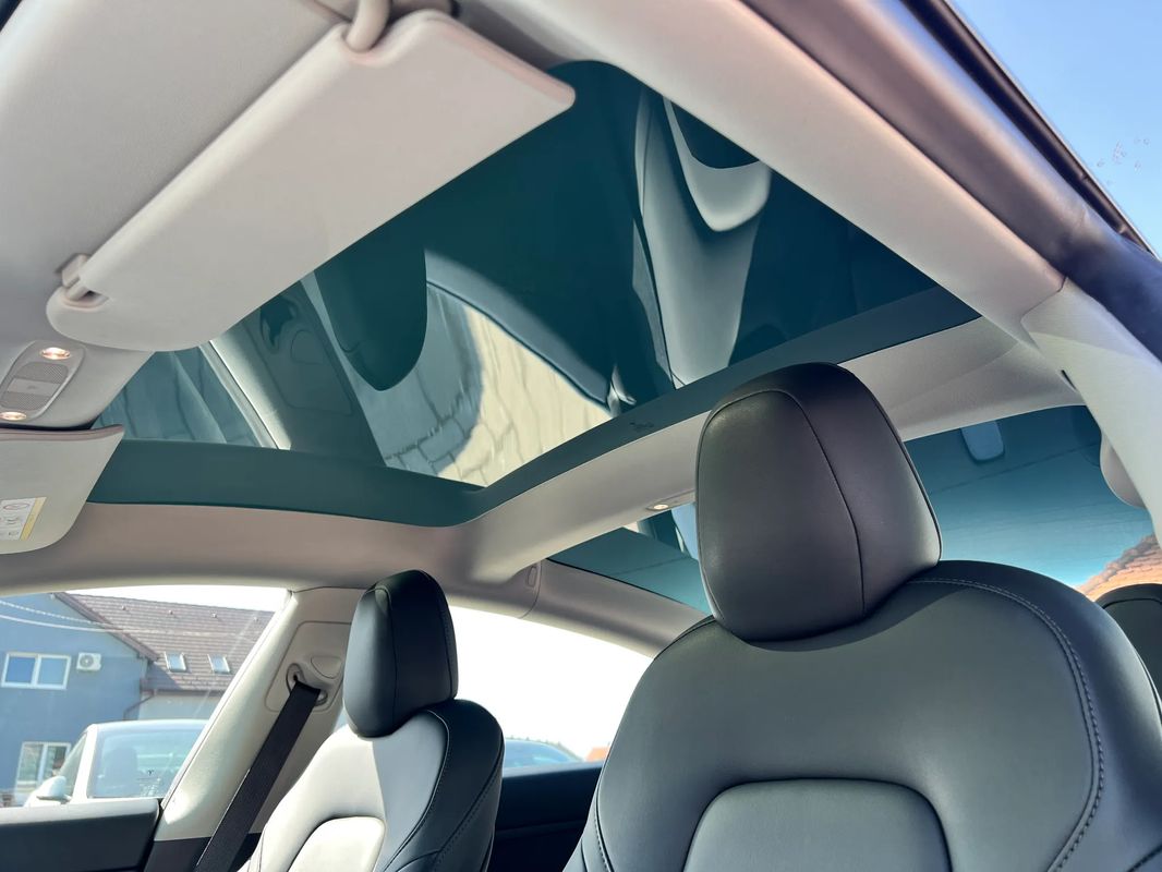 Tesla Model 3 Standard Reichweite Plus Hinterradantrieb - 36