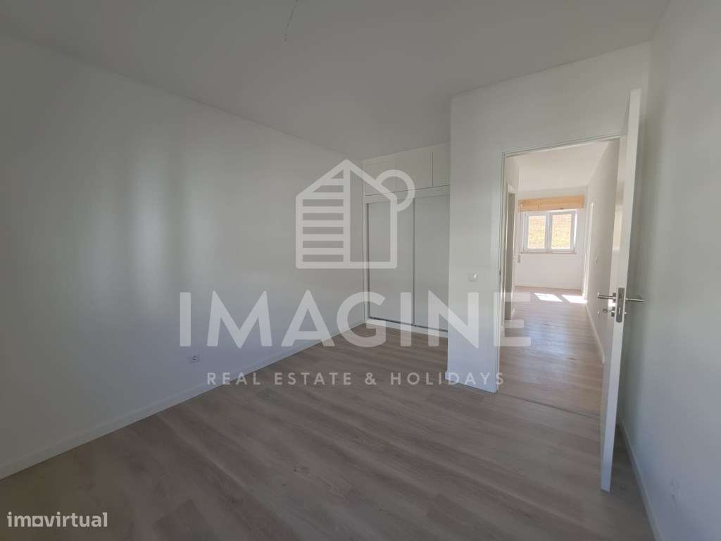 Apartamento T2 Remodelado e equipado em Setúbal-16