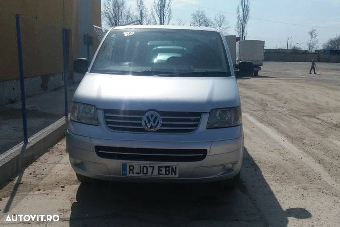 Far Volkswagen Transporter T5 2.5TDI - 1