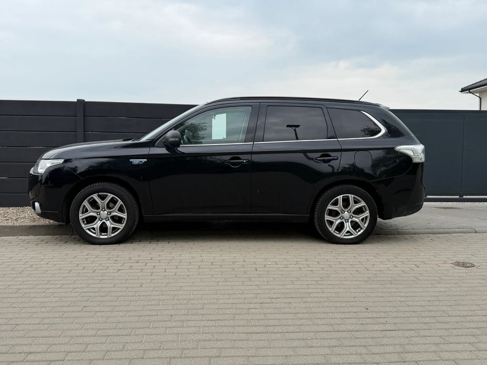 Mitsubishi Outlander III 2.0 4WD Plus 2014