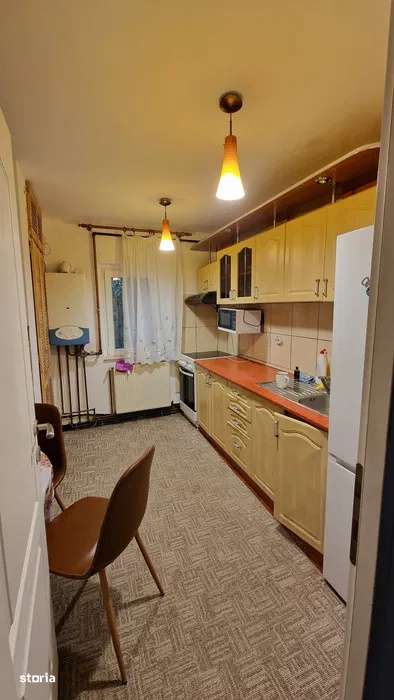 Apartament 3 camere – decomandat – Zona Micro 16, Str. Iasomiei - Imagine principală: 4/8