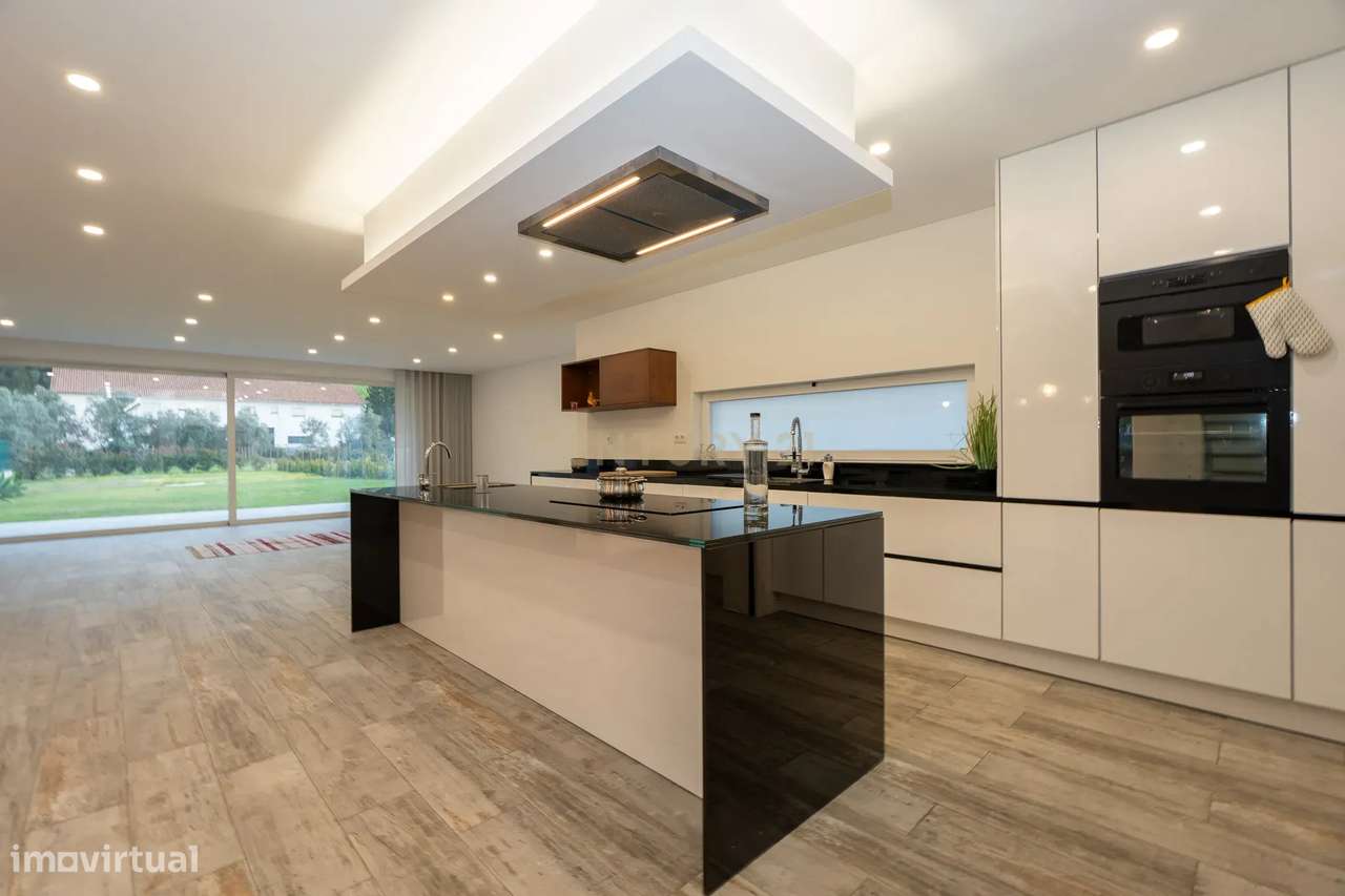 Espetacular Moradia T4 em Caneças - Grande imagem: 5/60