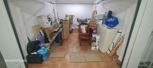 Venda garagem com luz e água