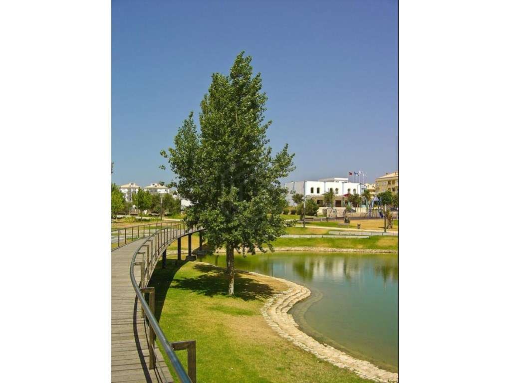 Lote de terreno urbano com ótima localização em Almancil, Algarve - Grande imagem: 5/6