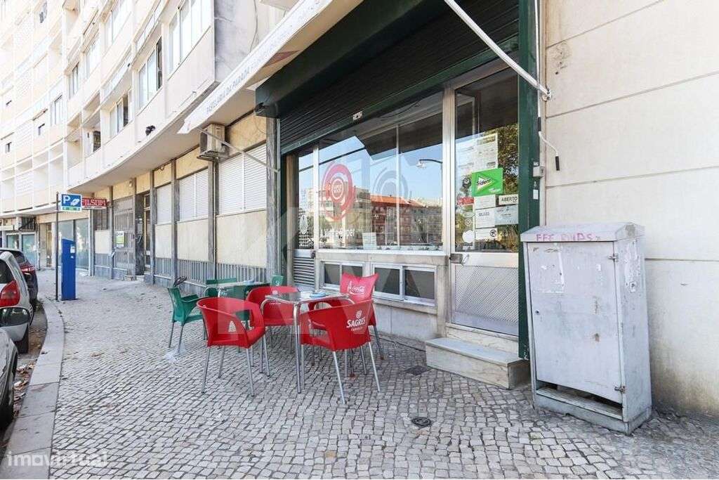 Trespasse em pleno funcionamento de pastelaria | 170m2 com terraço de - Grande imagem: 3/30