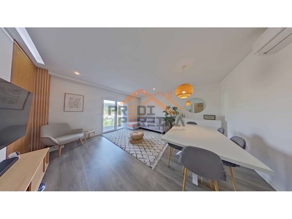 Predipereira apresenta um exclusivo T2, com box para uma viatura e ... - Grande imagem: 2/24