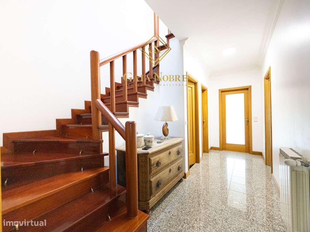 Moradia T4 em Vilar do Paraíso-8