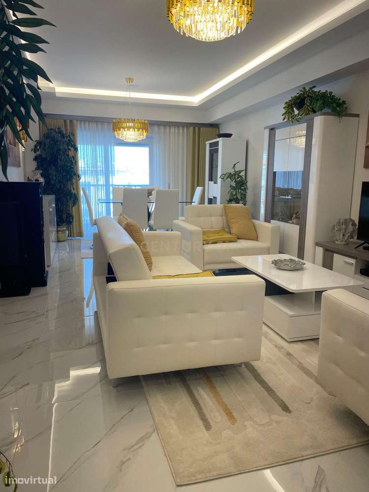 T3 Centro de Almada, edifício Faraó: um T3 premium onde espaço, vista - Grande imagem: 2/17