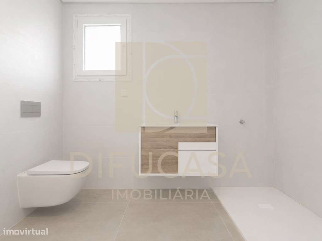 Moradia Isolada T4 c/ Piscina e Garagem-33