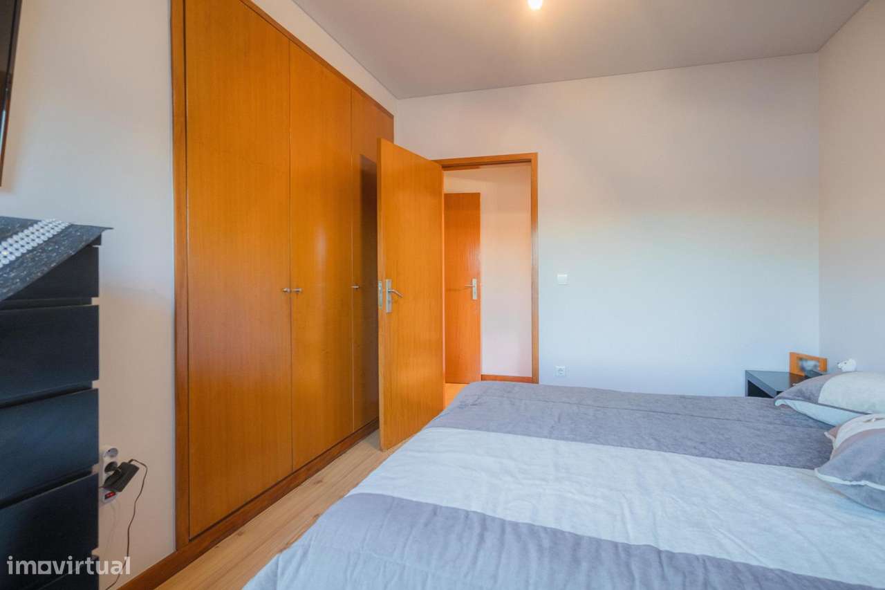Apartamento T2, Gondomar, com varanda e 2 lugares de garagem-24
