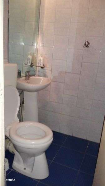 Inchiriez PENTRU FETE in Cetate o camera  75 EURO - Imagine principală: 5/5