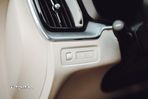 Volvo XC 60 T8 Twin Engine AWD Momentum - 24