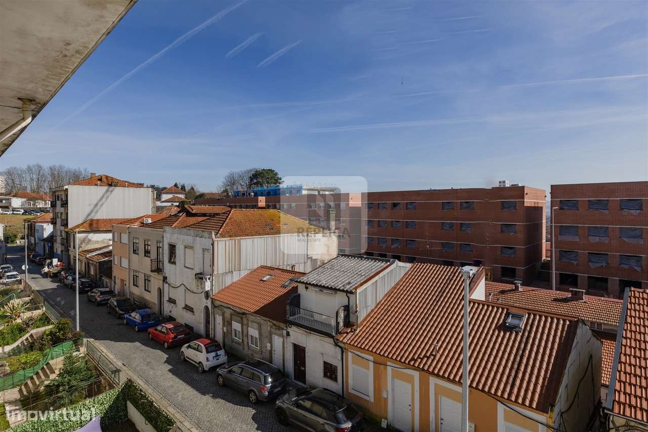 Apartamento T2 Renovado no Bonfim, Porto-28