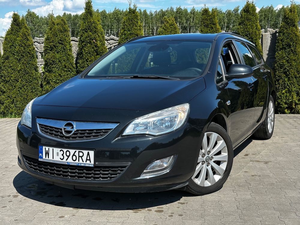 Opel Astra J 1.4 Turbo 150 Jahre 2013