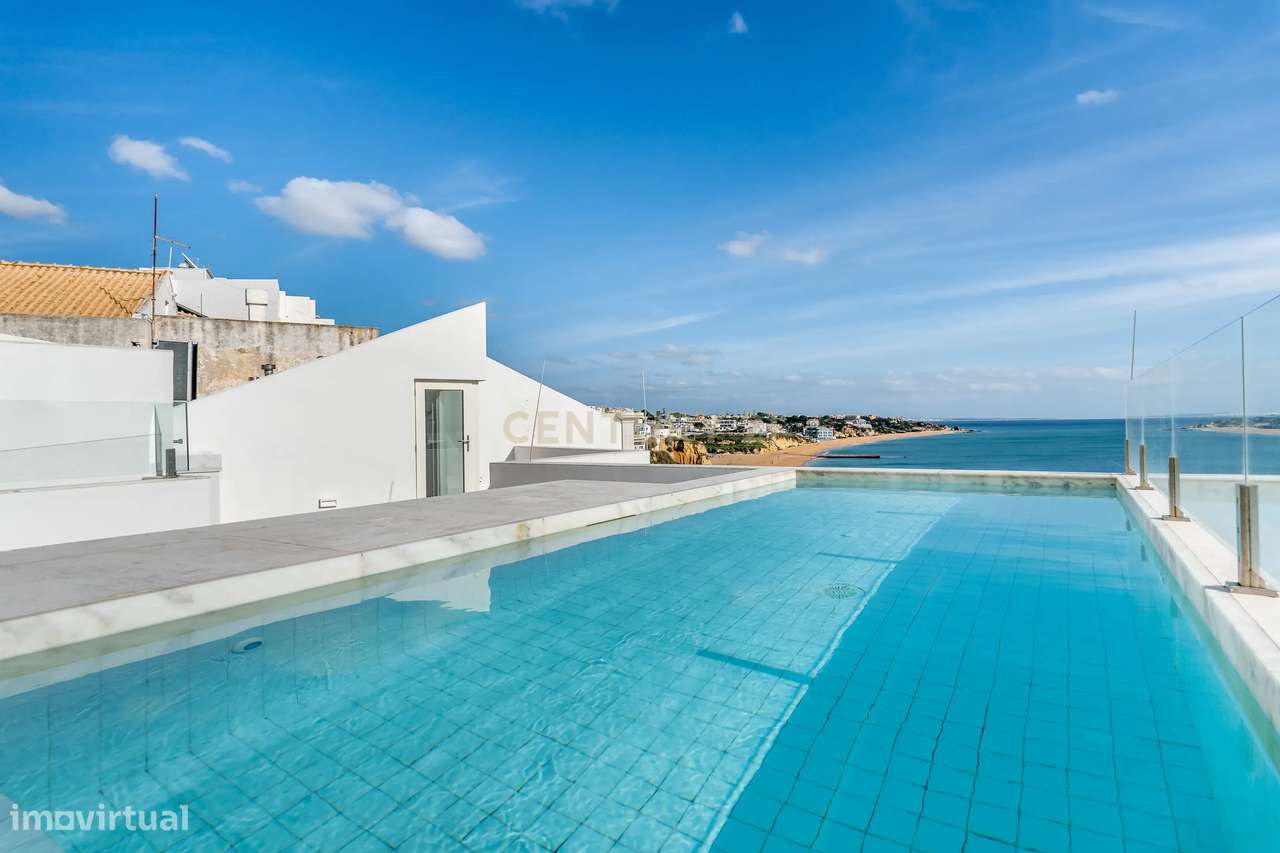 Moradia em primeira linha Mar com piscina no Terraço. Com uma Vista ún - Grande imagem: 4/57