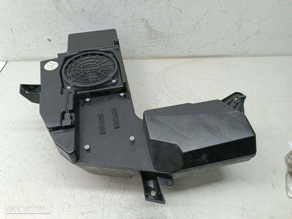 Subwoofer Audi A4 Avant (8E5, B6) - 5