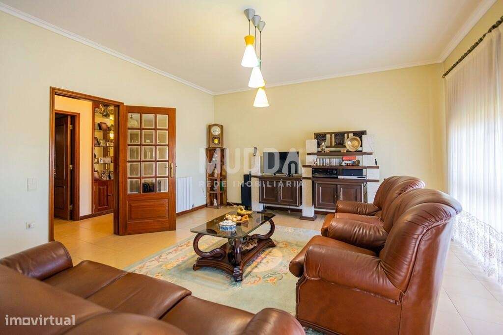 Moradia T4+ com Jardim e Pomar em Escapães, Santa Maria da Feira-10