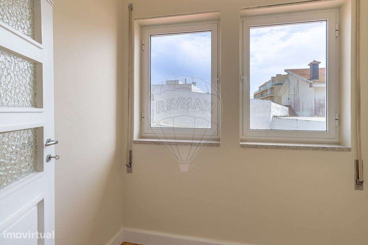 Moradia T3 com restaurante para venda na Praia da Granja - Grande imagem: 5/30