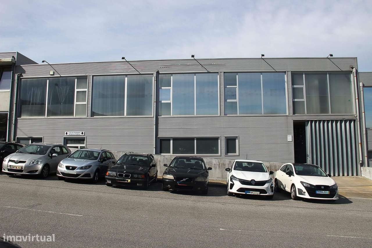 Armazém Industrial com Excelente Localização em Braga - Grande imagem: 3/33