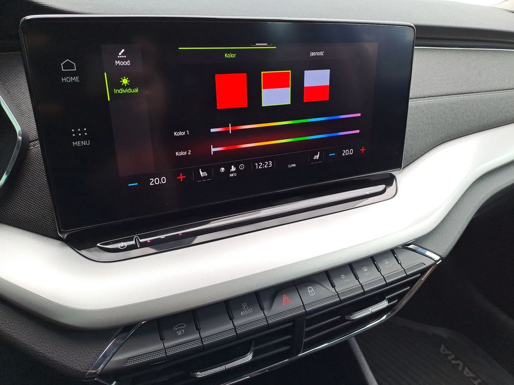 SKODA OCTAVIA Style Aktywny Tempomat Klimatyzacja 3 strefowa Łopatki Kamera Ambiente