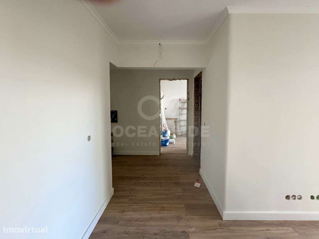 Apartamento T2 no centro de Almada-9