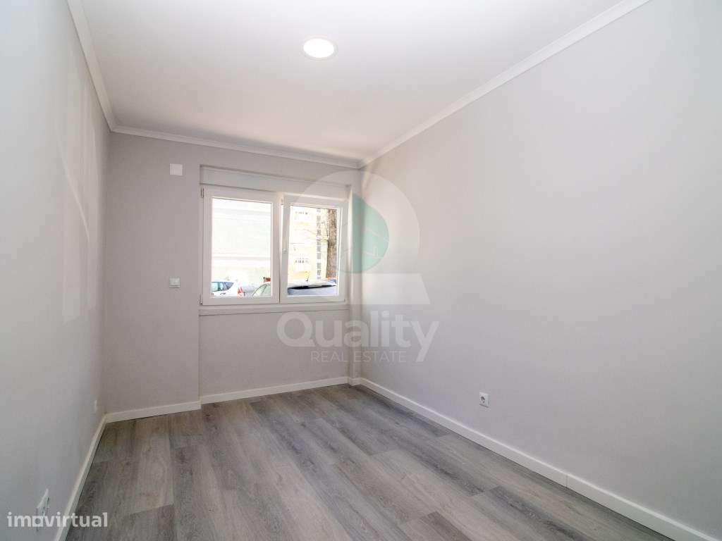 Apartamento T2 totalmente remodelado, localizado numa das zonas mai...-13