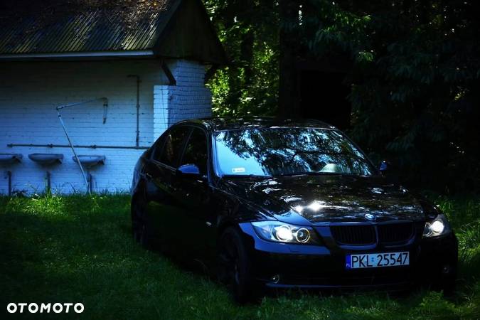 BMW Seria 3 330i - 9