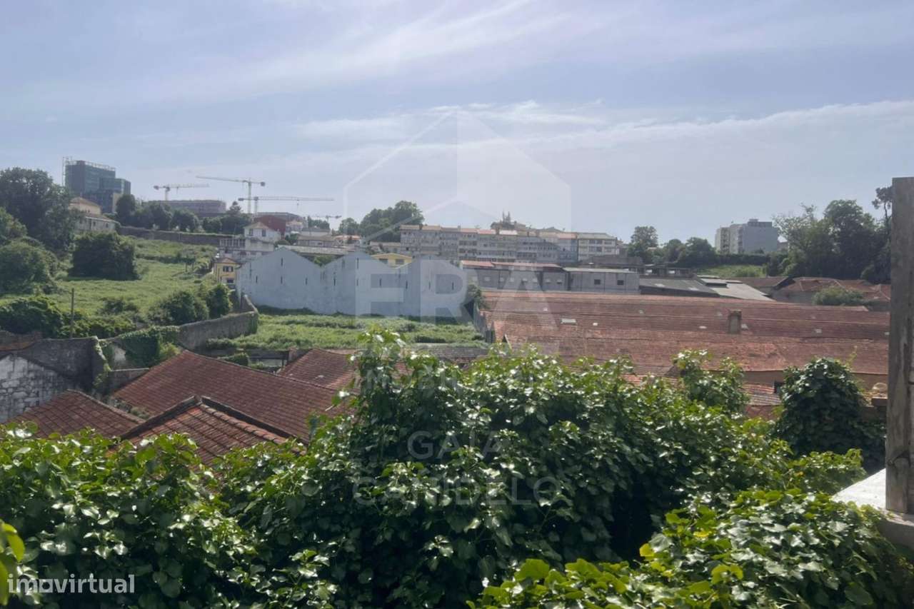 MEZANINE COM TERREÇO E VISTAS DESAFOGADAS-10