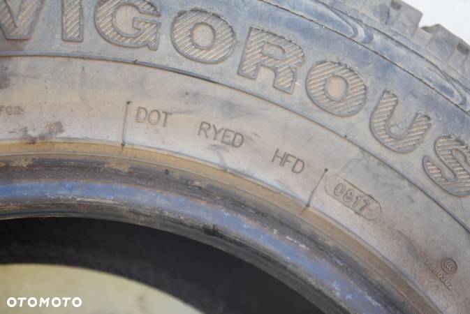 OPONA 235/70 R16 - 5