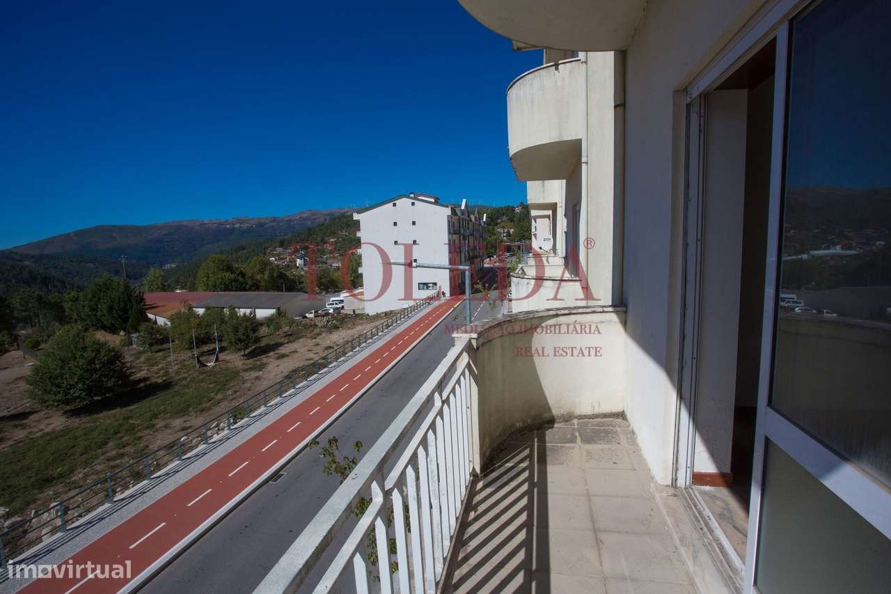 T3 com Lareira, Varanda, Boas áreas - Grande imagem: 5/37