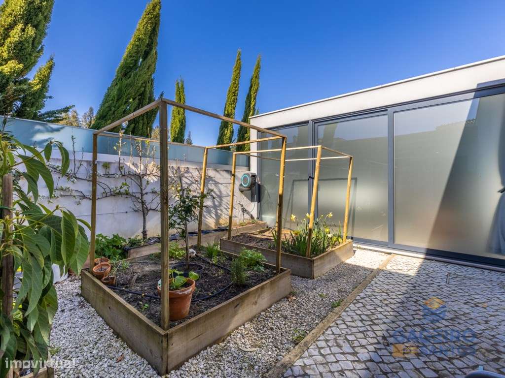 Moradia Térrea T3 Contemporânea com Piscina-40