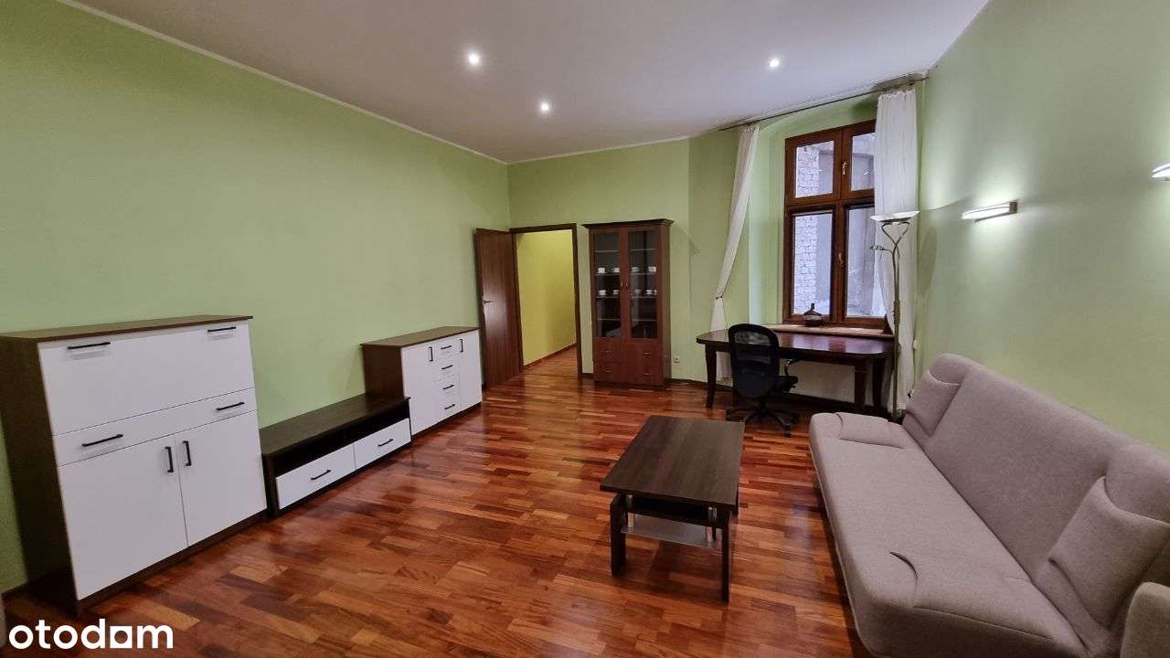 Centrum, 2 pokojowe mieszkanie, Fredry 4