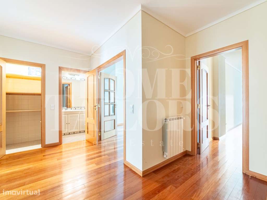 T2 com BOX Urbanização Jardins da Parede - Grande imagem: 2/30