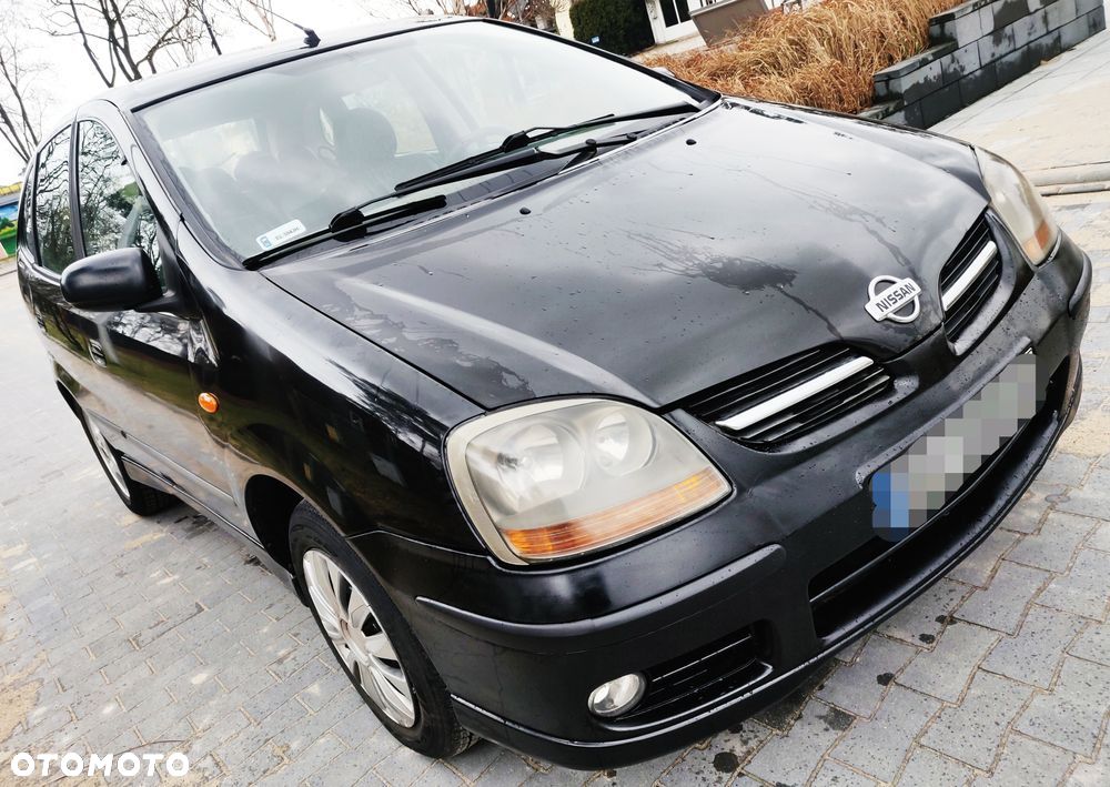 Nissan Almera Tino