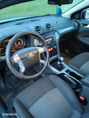 Ford Mondeo 2.0 TDCi Ambiente - 5