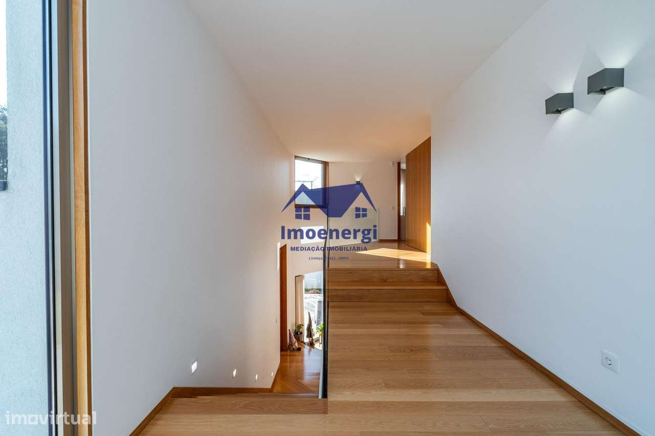 Excelente Moradia T4 de Luxo – 4 Frentes - Argivai-20