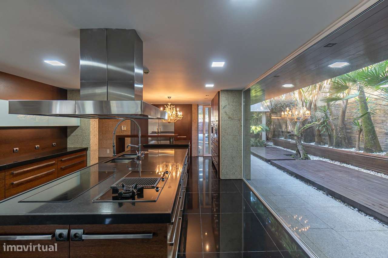 Moradia de Luxo com Elevada Privacidade, Piscinas Interior e...-6