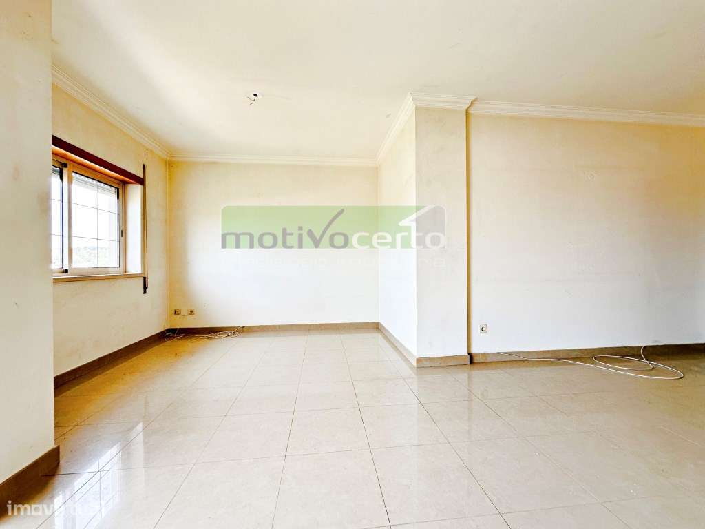 T3 Luminoso em Tomar com Parqueamento e Arrecadação. Ótima Localização - Grande imagem: 3/29