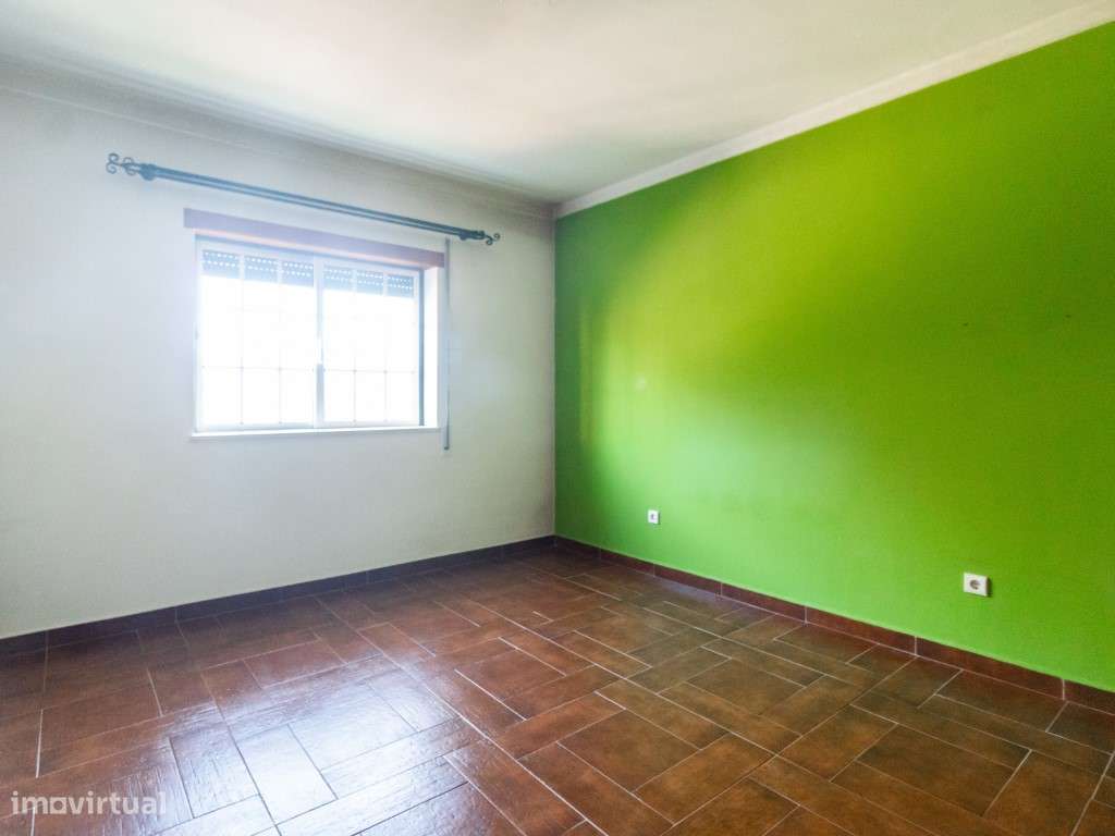 Moradia T3 com sótão, garagem e terreno em Serpins - Grande imagem: 5/35