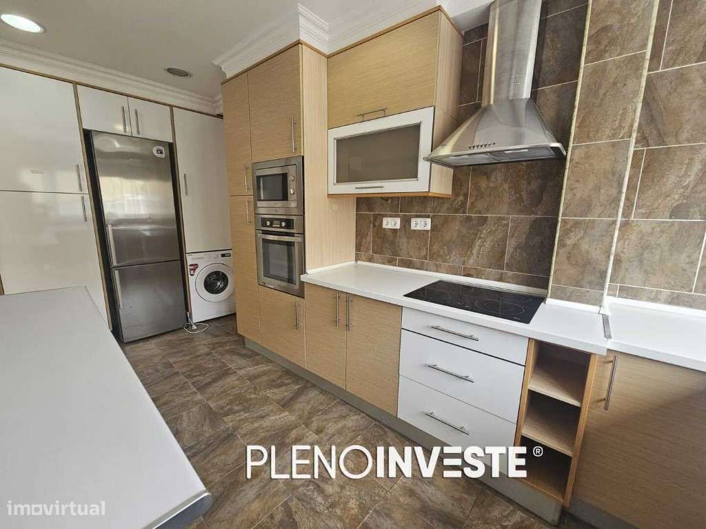 Apartamento T4 transformado em t3 na cova da piedade Almada-21