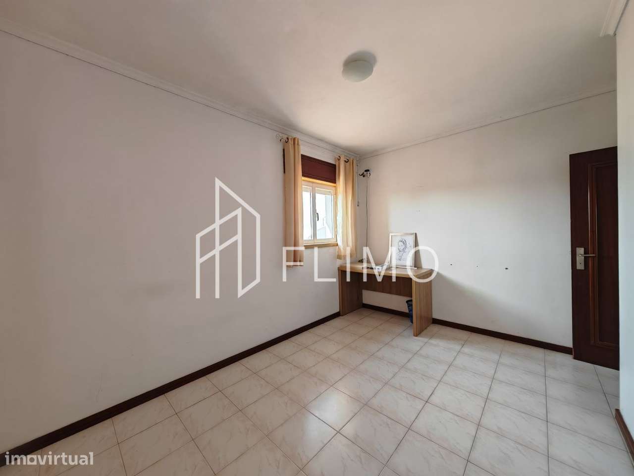 Moradia T4 com potencial Bifamiliar-13