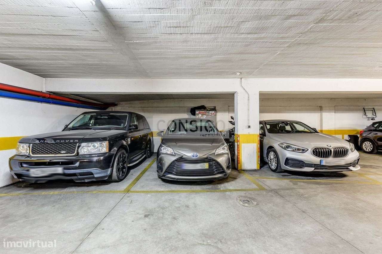 Apartamento T3 com garagem em Rio de Mouro-6